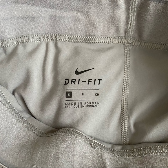 Nike Pro - Picture 2 of 4